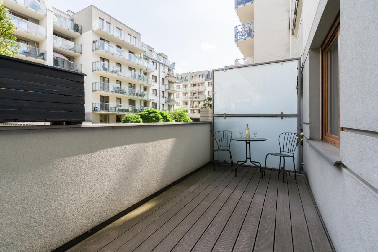 Apartment Czarnieckiego With Balcony By Renters