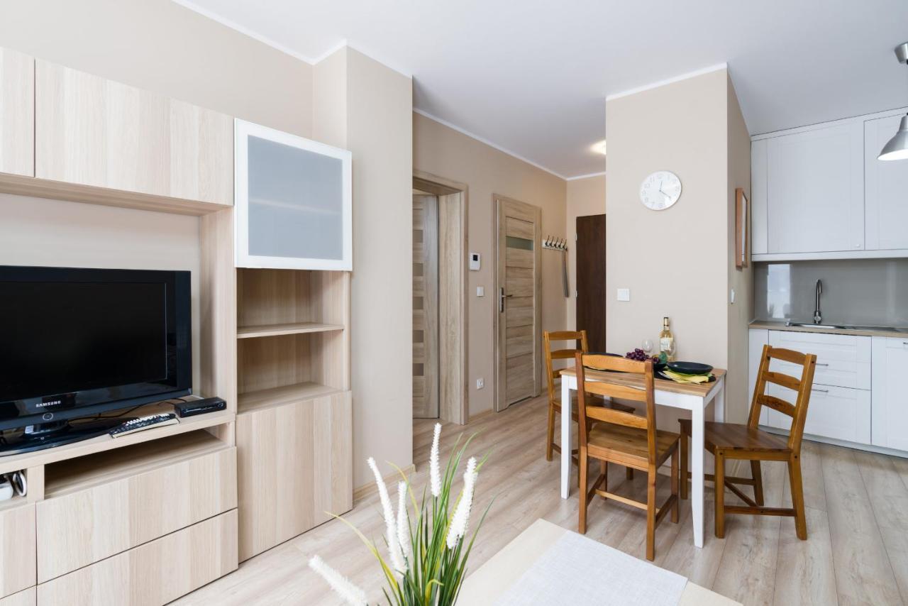 Czarnieckiego With Balcony By Renters Apartment Poznan