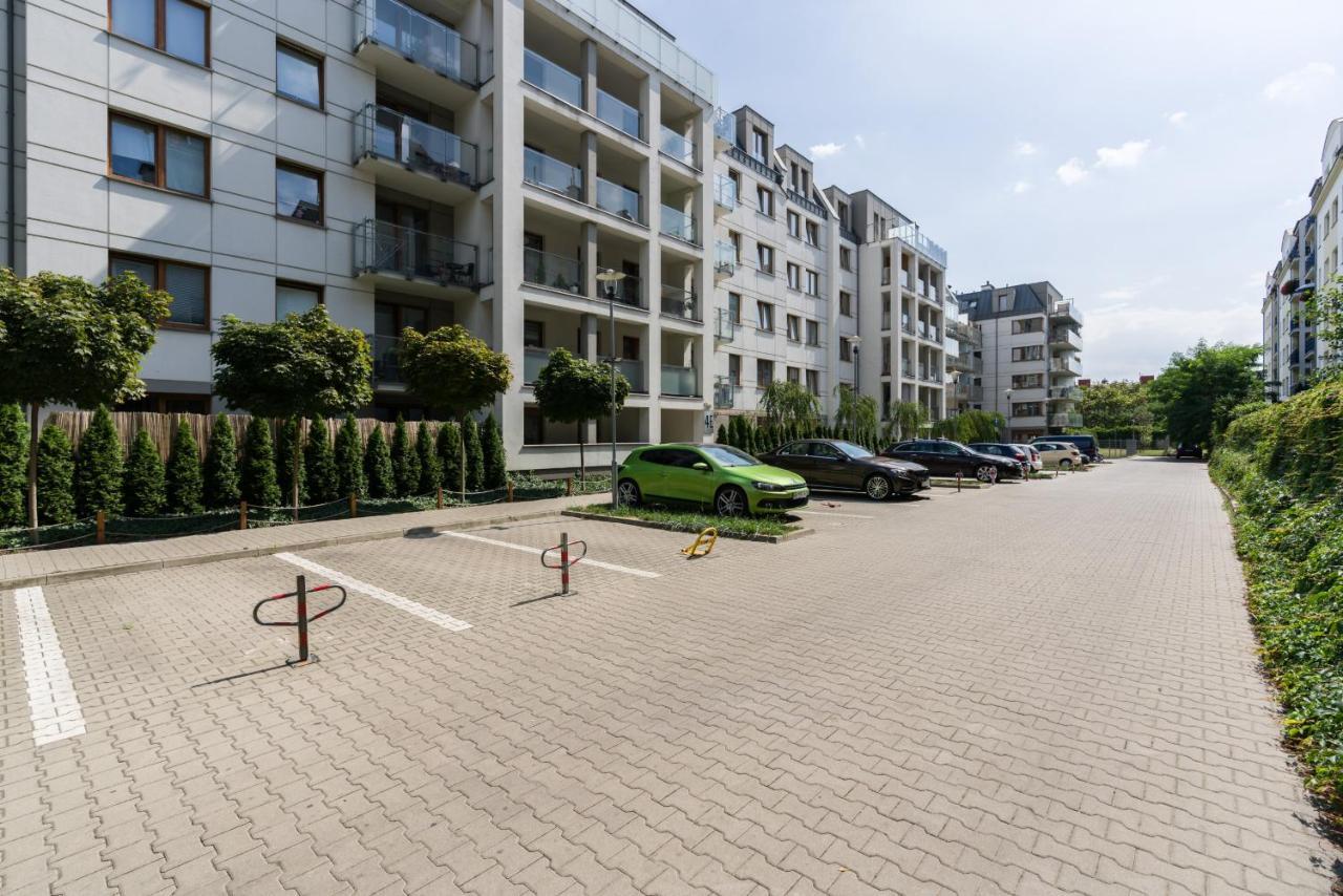 Czarnieckiego With Balcony By Renters Poznan