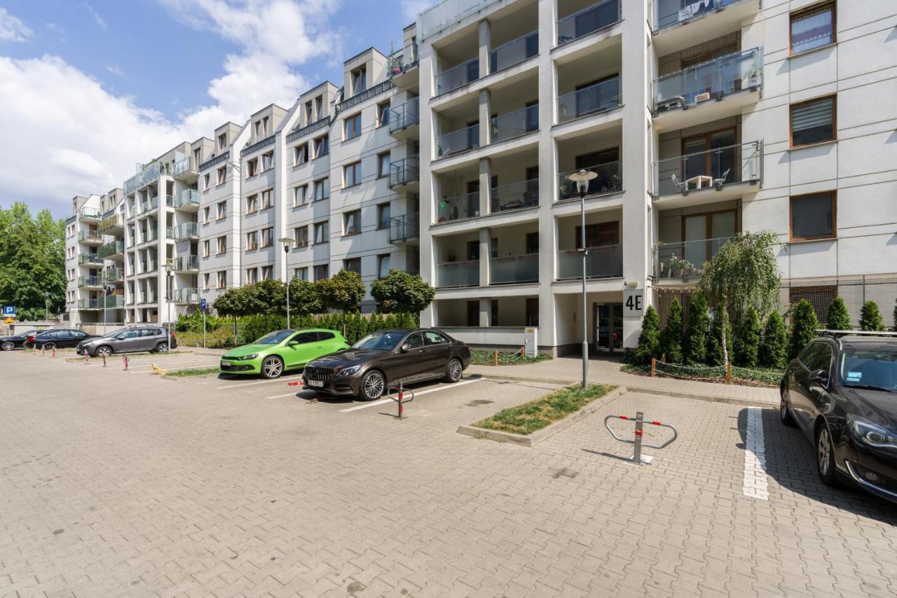 Czarnieckiego With Balcony By Renters Poznan