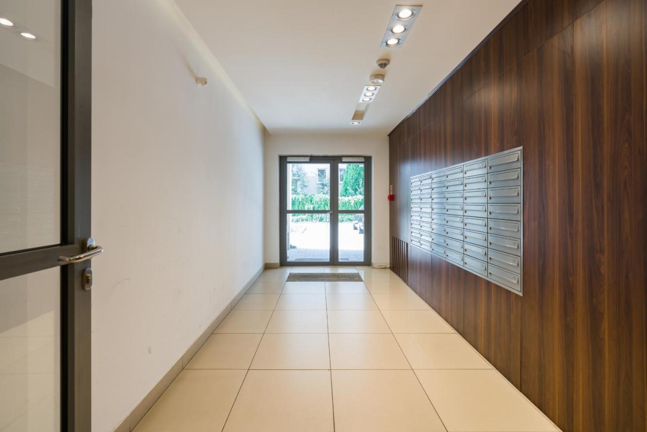 Czarnieckiego With Balcony By Renters Apartment Poznan